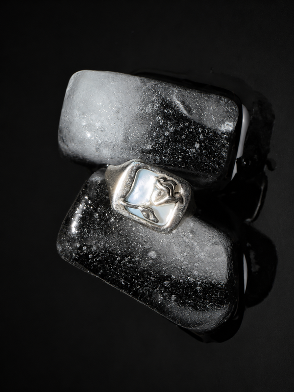 The pearl rose ring