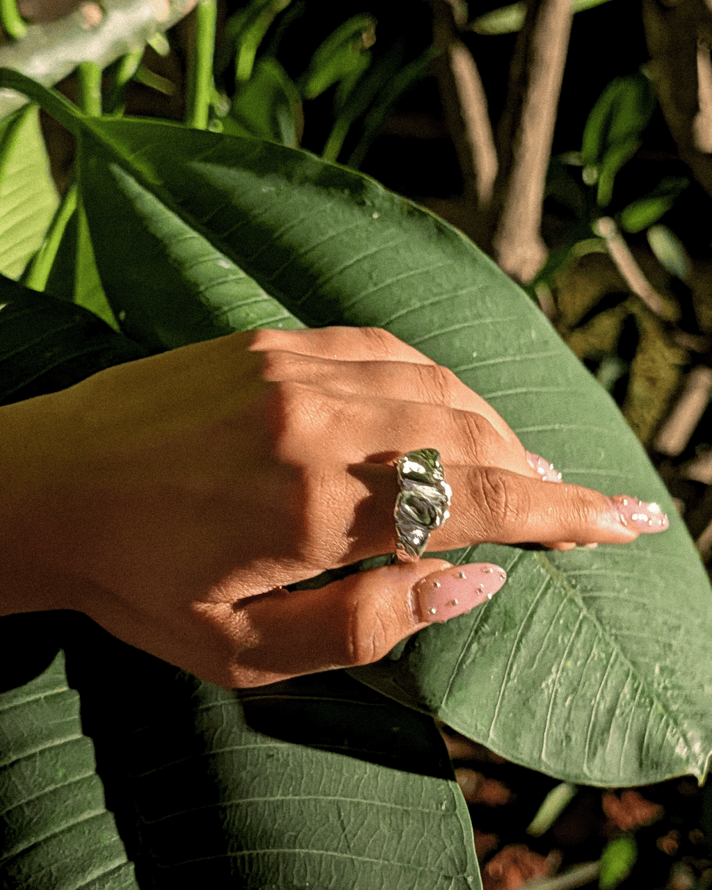 Molten pebble ring