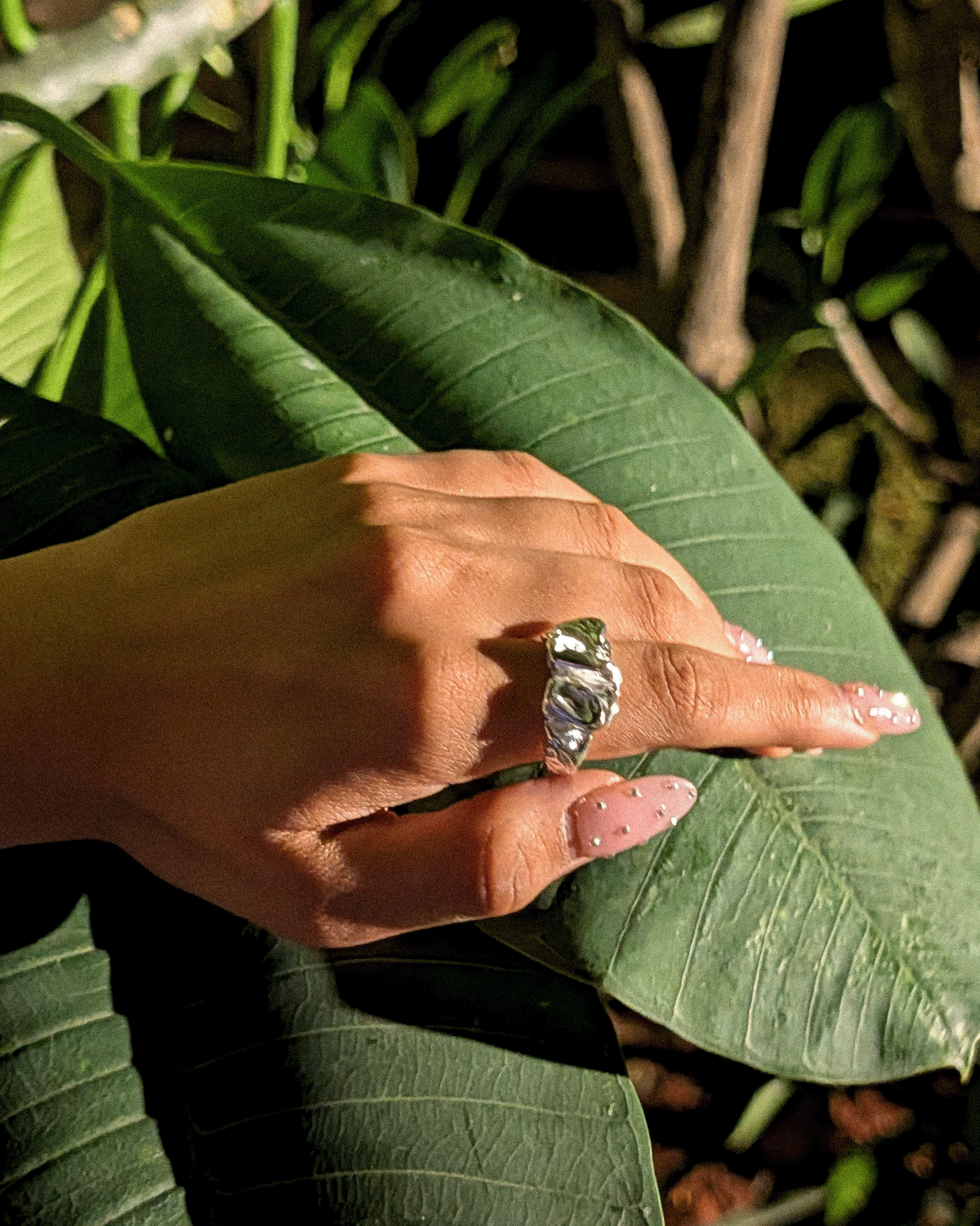 Molten pebble ring
